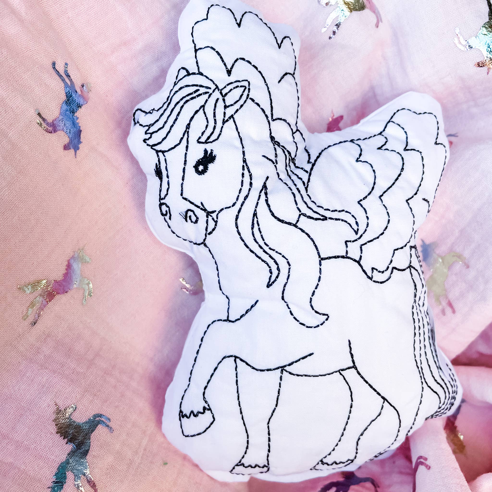 Doodle Pillow Art Kit: People and Animals