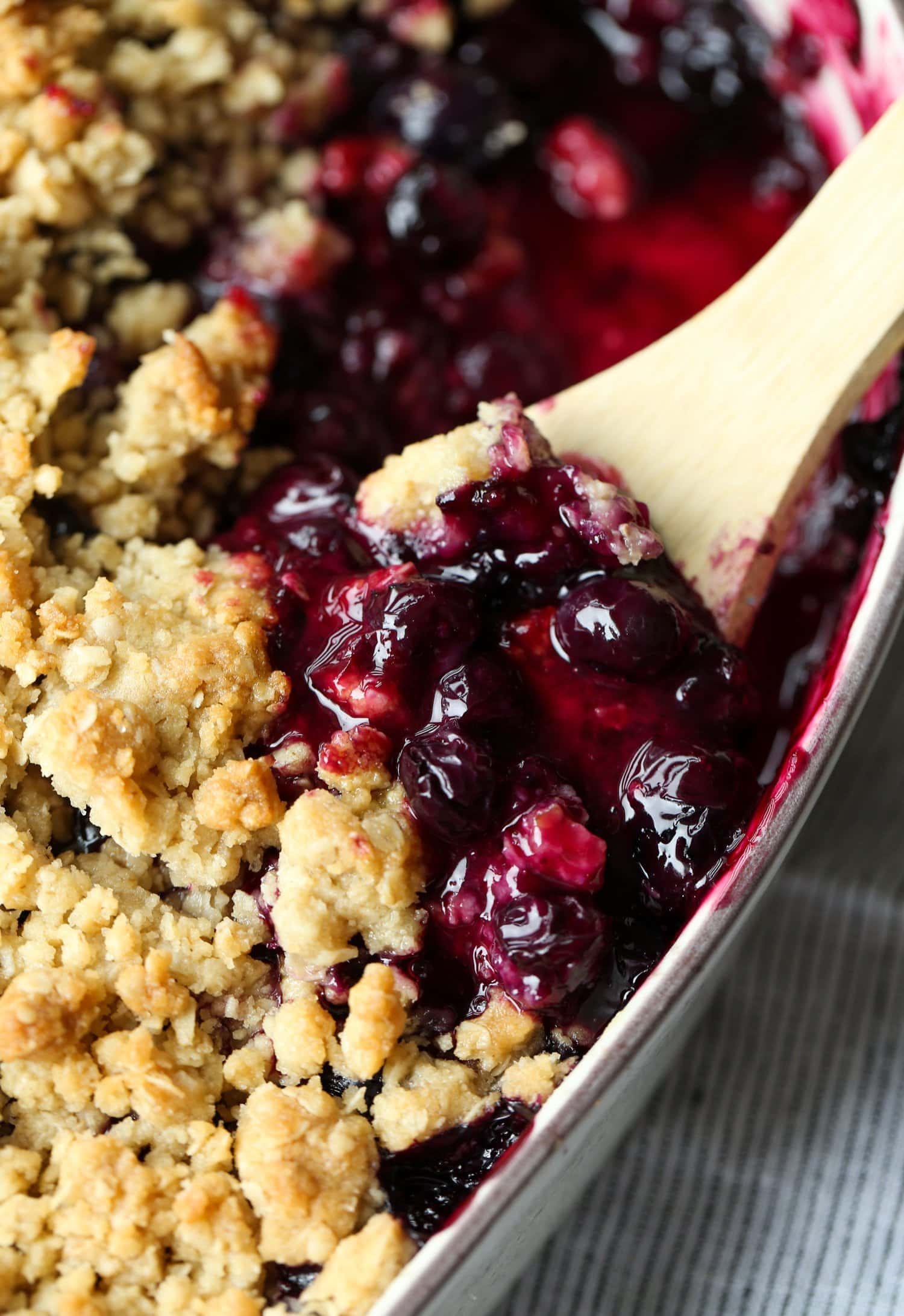 Holiday Winter Berry Crumble